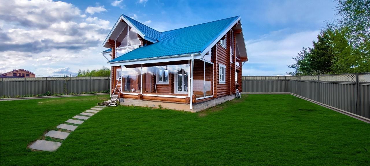 Мягкие окна на веранде загородного дома в Смоленске